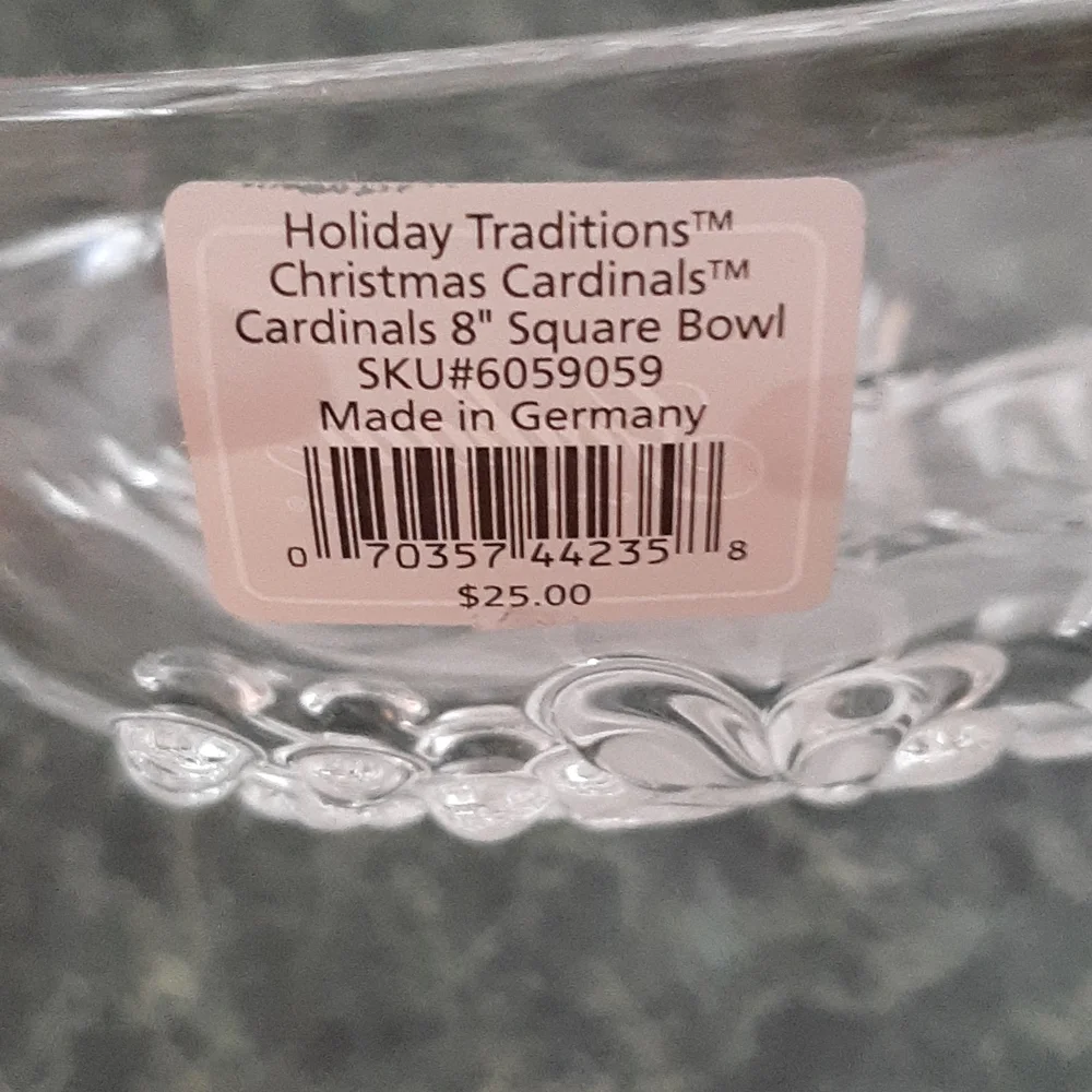 Gorham Crystal Bowl- Beautiful! Christmas Cardinals 8" Square 🕊🌲 - Picture 9 of 10